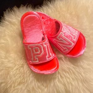 NWT Victoria’s Secret PINK Slippers | Size 7-8